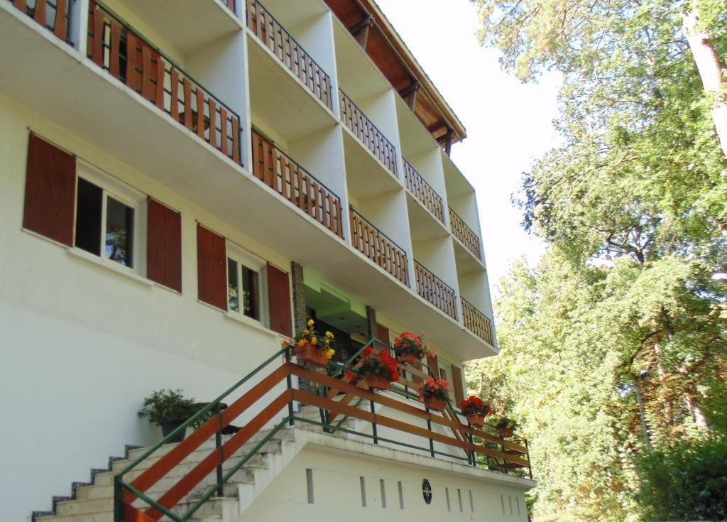 Hotel Robinson Auch Exteriér fotografie